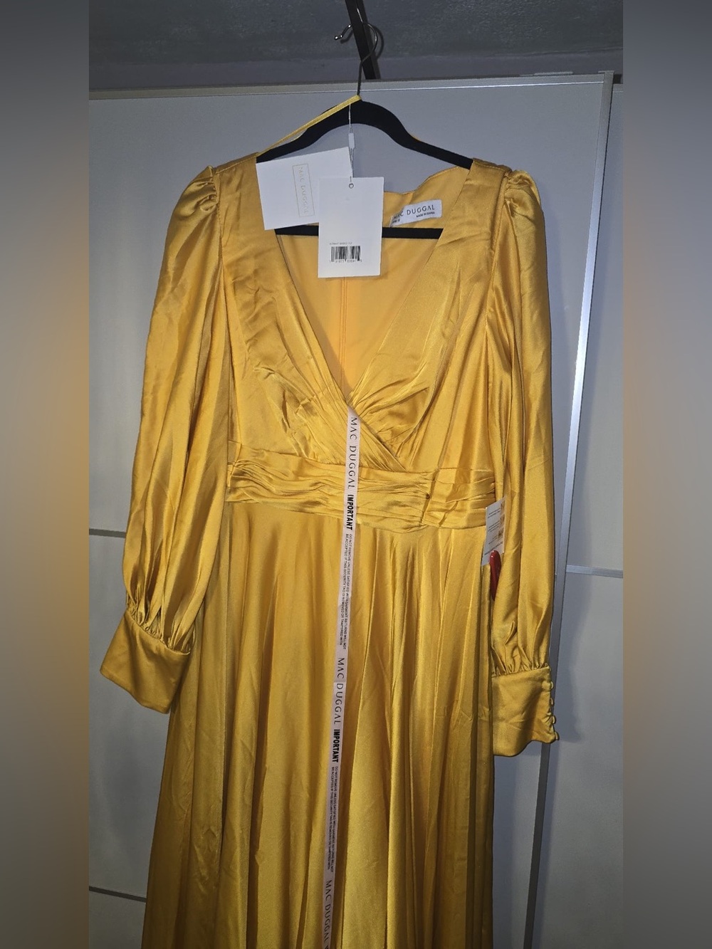 NWT Mac Duggal Yellow Split Bishop Sleeve Wrap Over Flowy
Gown Size 12 - Picture 8 of 8
